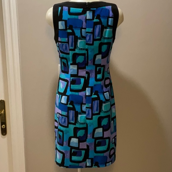 Colour block key hole dress - Picture 3 of 3
